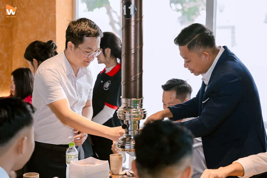 Chụp Ảnh Khai Trương Chạn Buffet — Hoạt động — Media WinWin