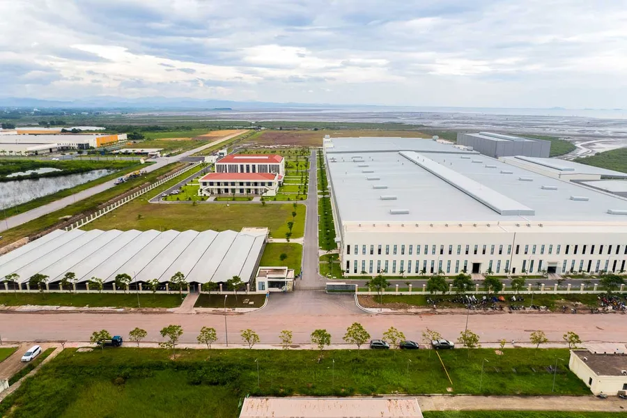 Chụp Ảnh Nhà Máy Hợp Lực — Không Gian — Media WinWin