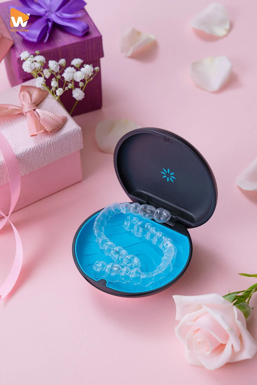 Chụp Ảnh Sản Phẩm Răng Miệng Invisalign — Concept — Media WinWin