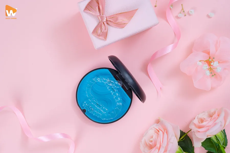 Chụp Ảnh Sản Phẩm Răng Miệng Invisalign — Concept — Media WinWin